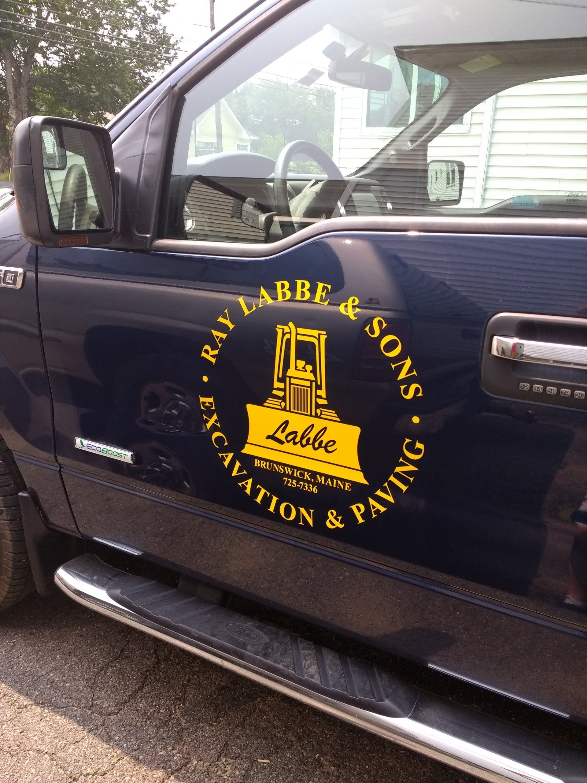 Vehicle Lettering 77