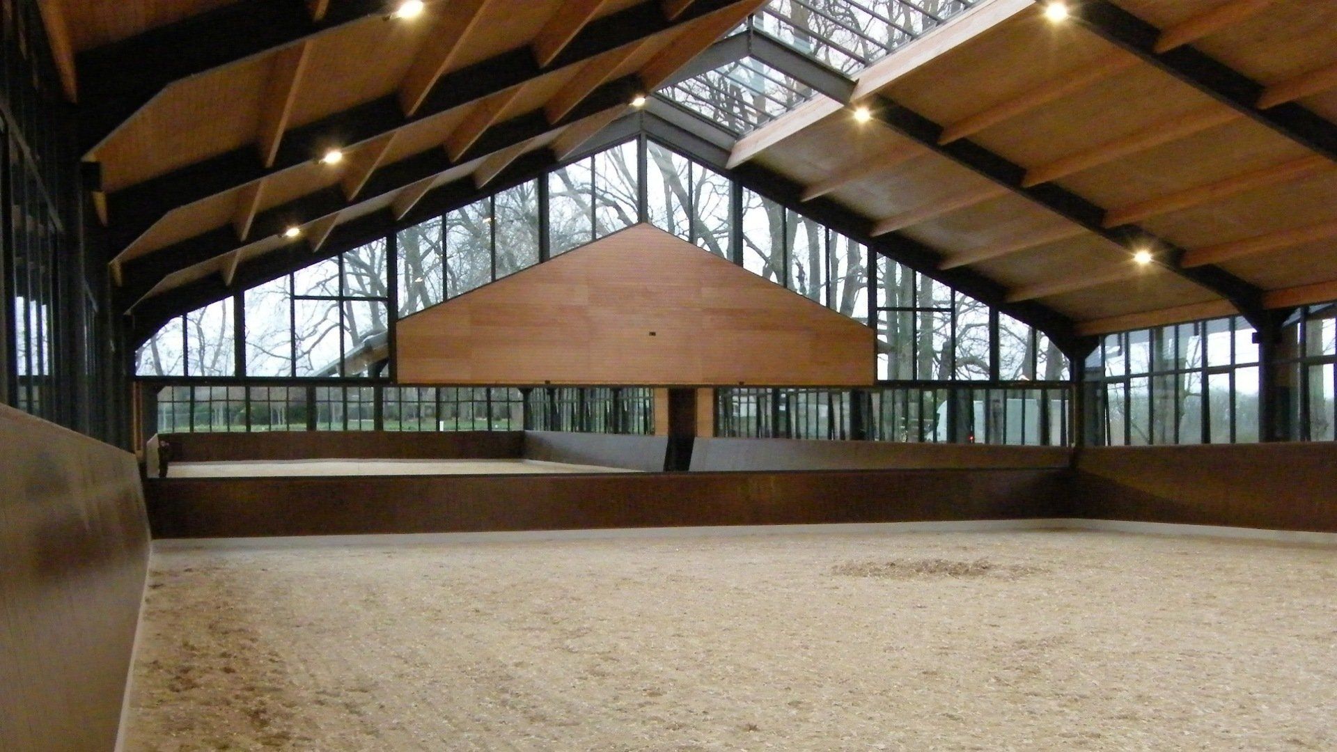 Ground-Standin Horsewalker with fences