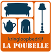 Logo met oranje frame. Blauwe iconen van een bank, lamp, theepot en jas. Tekst: "kringloopbedrijf LA POUBELLE".