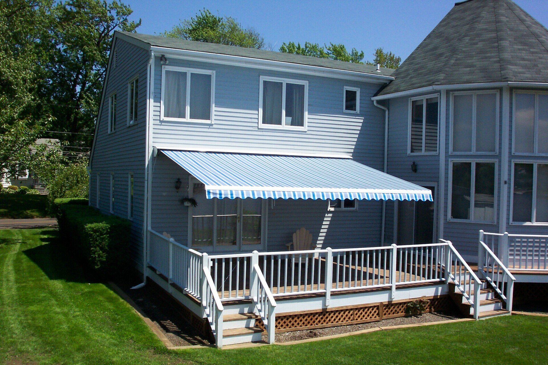 Blue Retractable Awning in St. Petersburg Florida