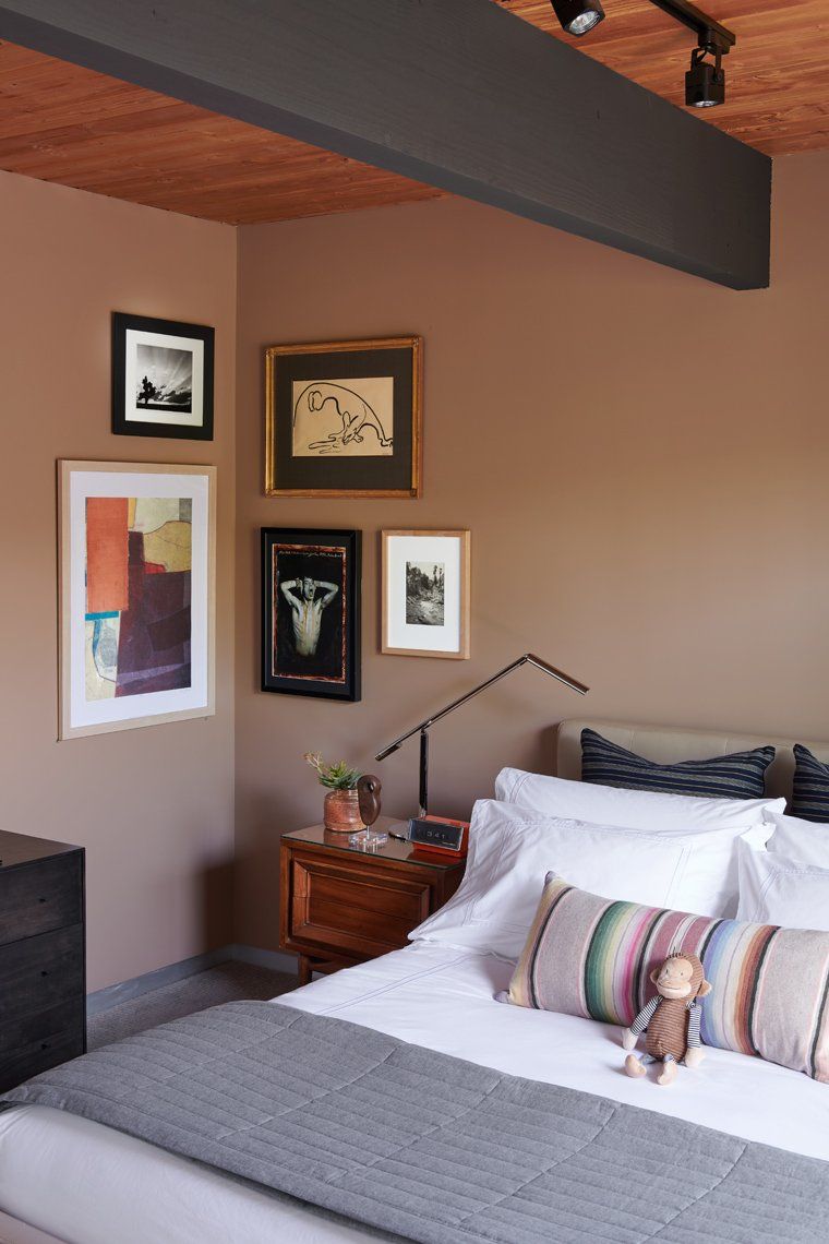 bedroom of a house in Palm Springs designed by Dakota DesignWorks