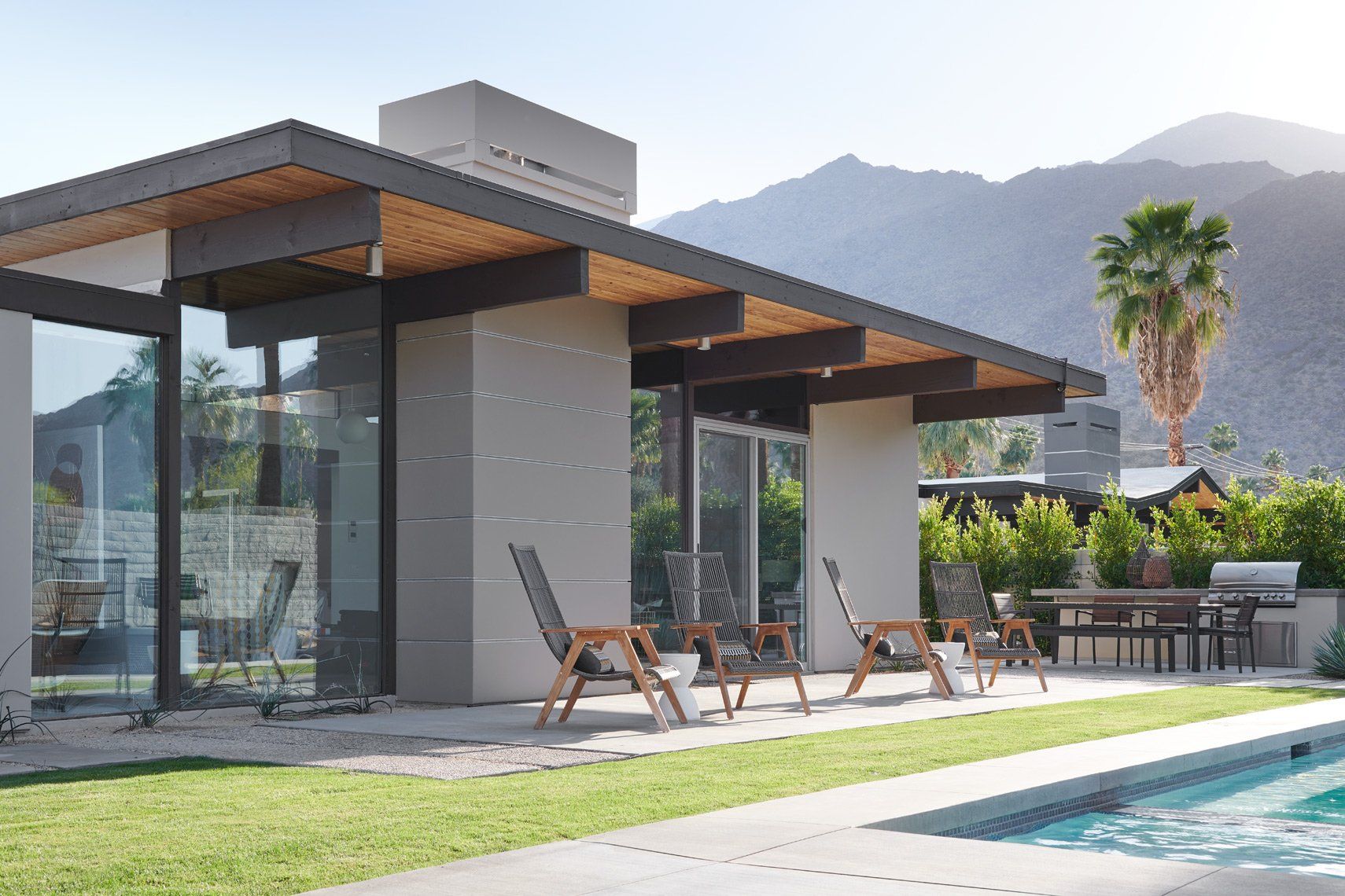 Exterior of a house in Palm Springs designed by Dakota DesignWorks