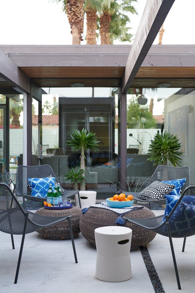 patio of a house in Palm Springs designed by Dakota DesignWorks