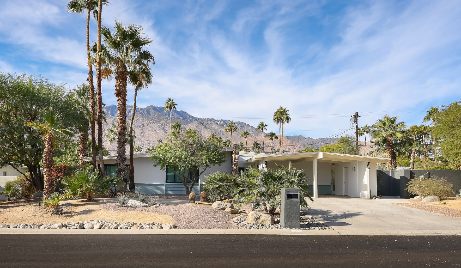 home in Palm Springs designed by Dakota DesignWorks