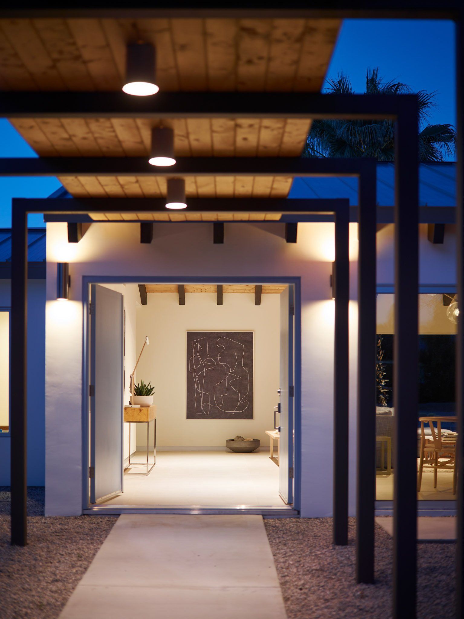 entry of a house in palm springs designed by Dakota DesignWorks