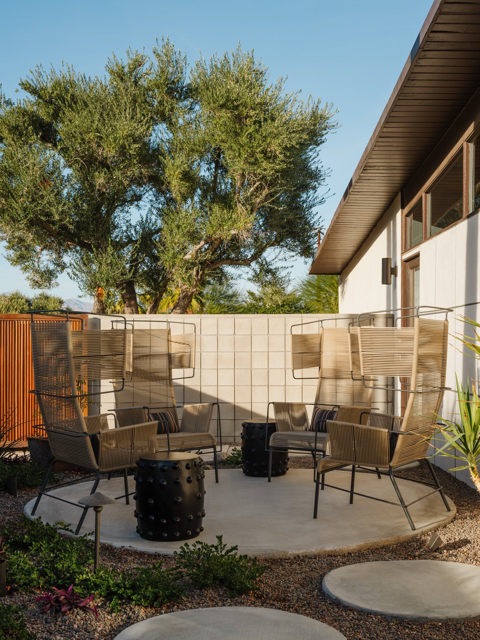 patio of a Palm Springs designed by Dakota DesignWorks