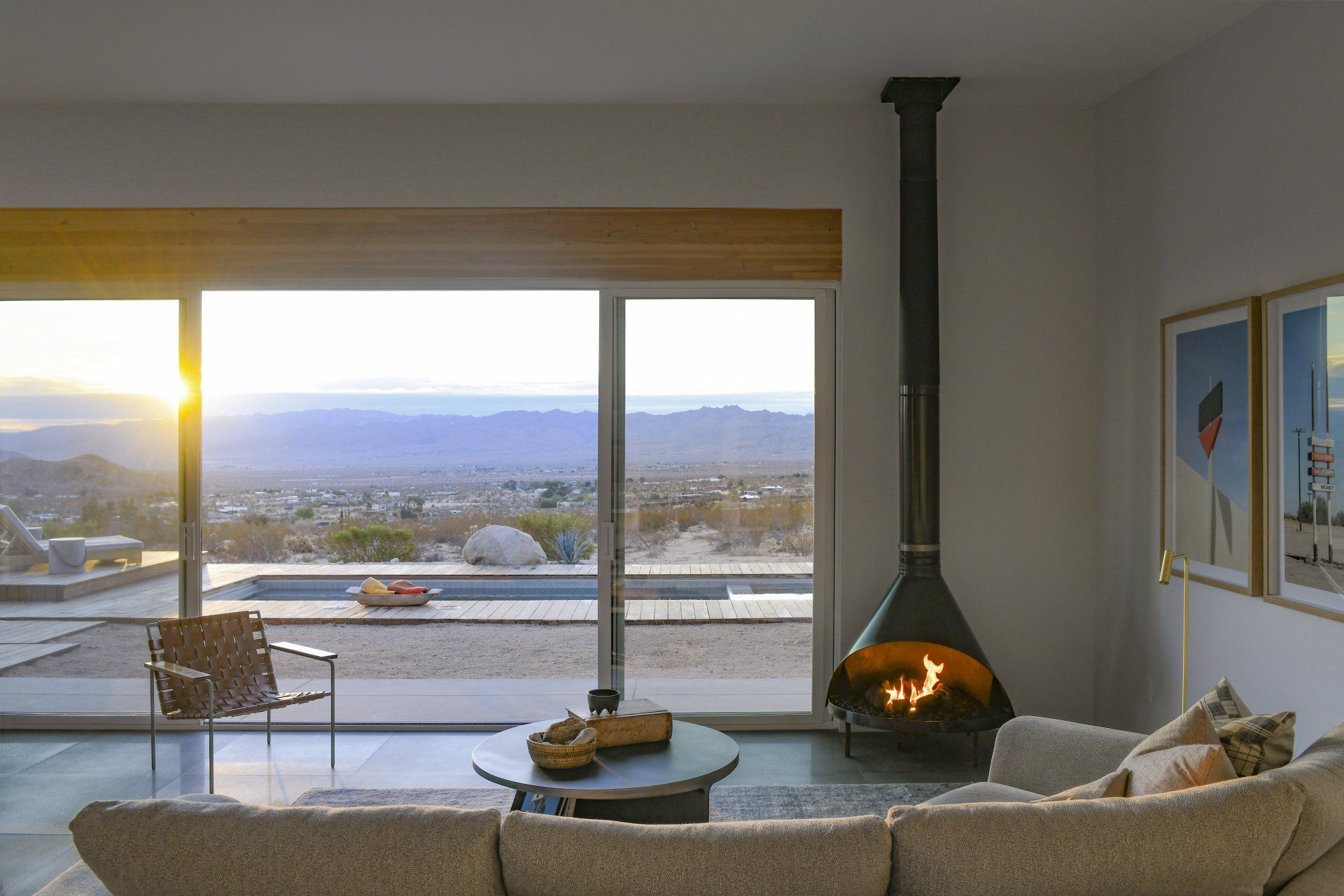 Living room in a Joshua Tree house designed by Dakota DesignWorks