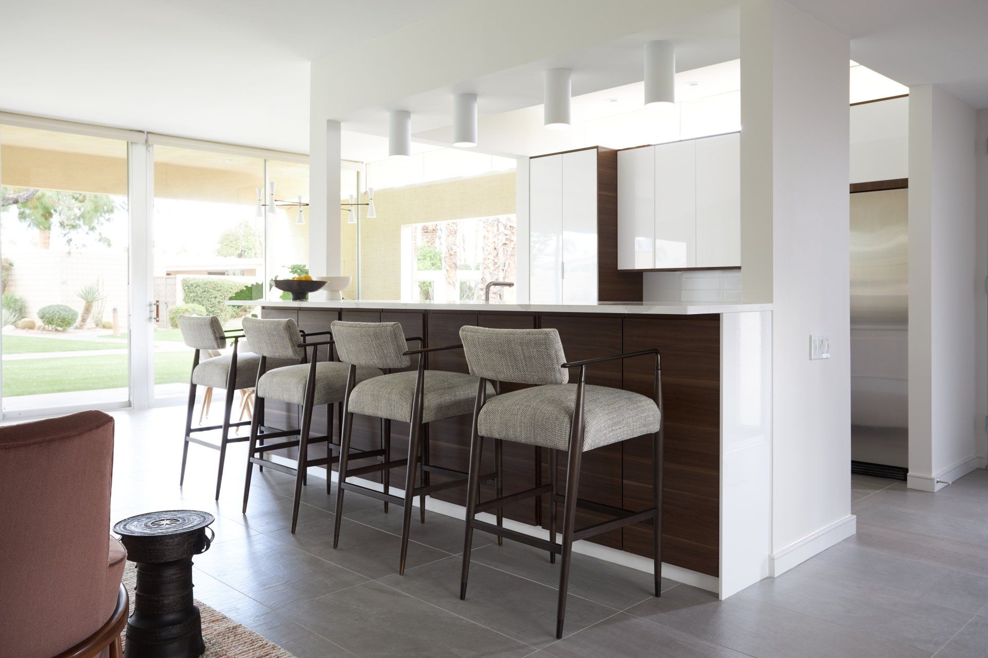 kitchen bar of a house in palm springs designed by Dakota Designworks