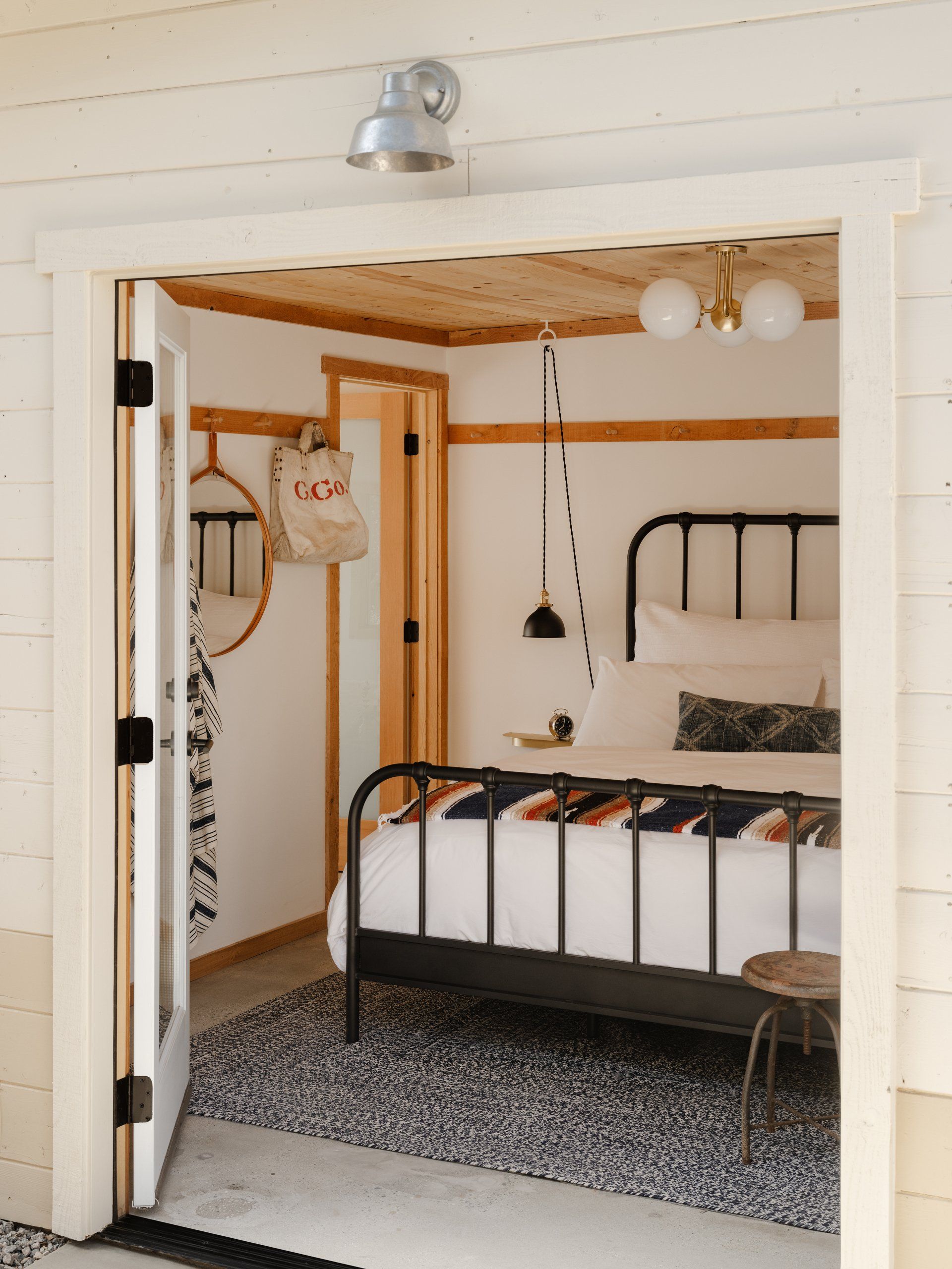 Bedroom in a home in Pioneertown designed by Dakota DesignWorks