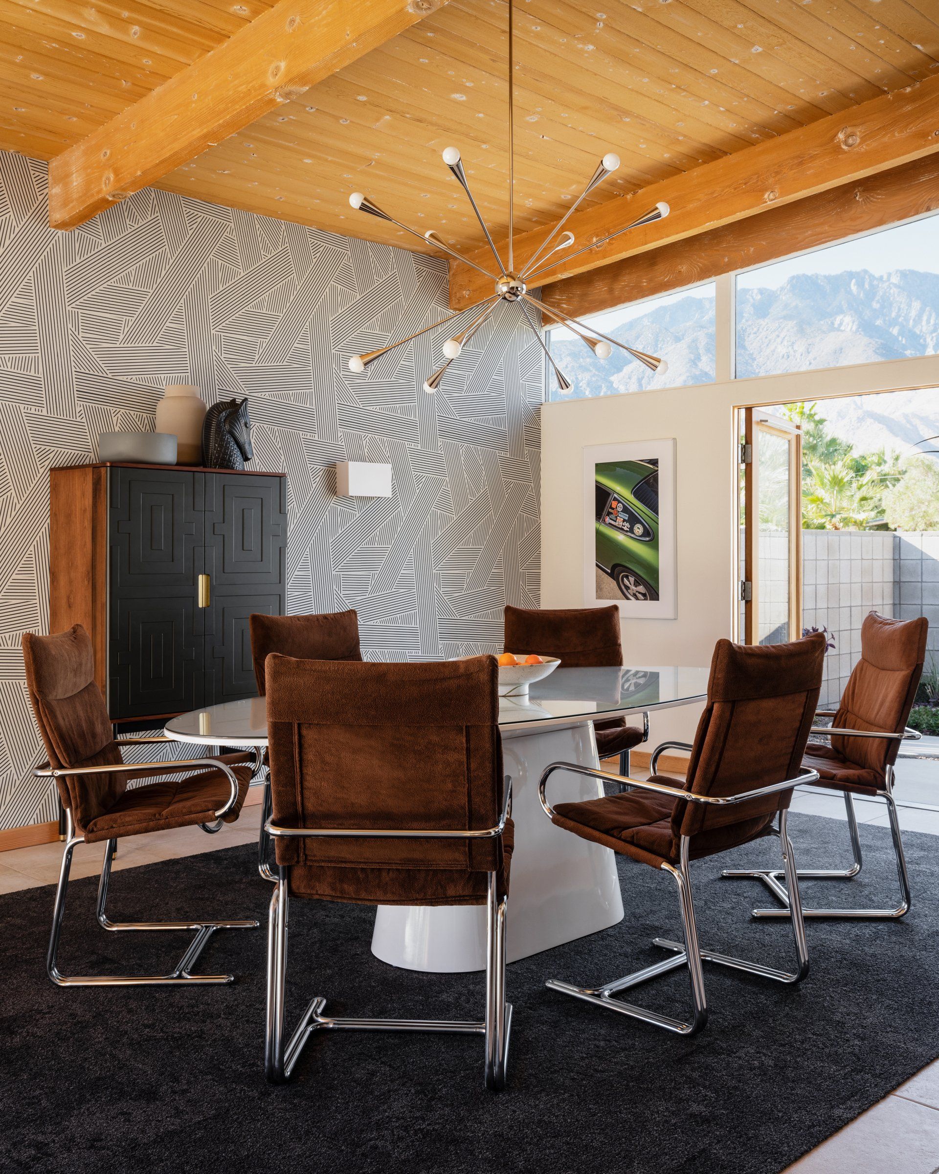 dining room in Palm Springs designed by Dakota DesignWorks