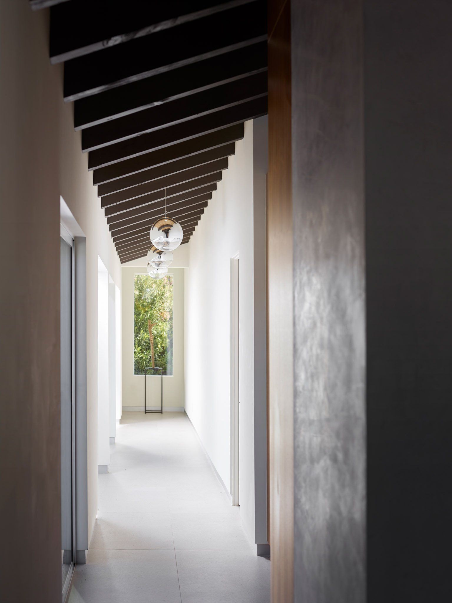 hallway in palm springs designed by Dakota DesignWorks