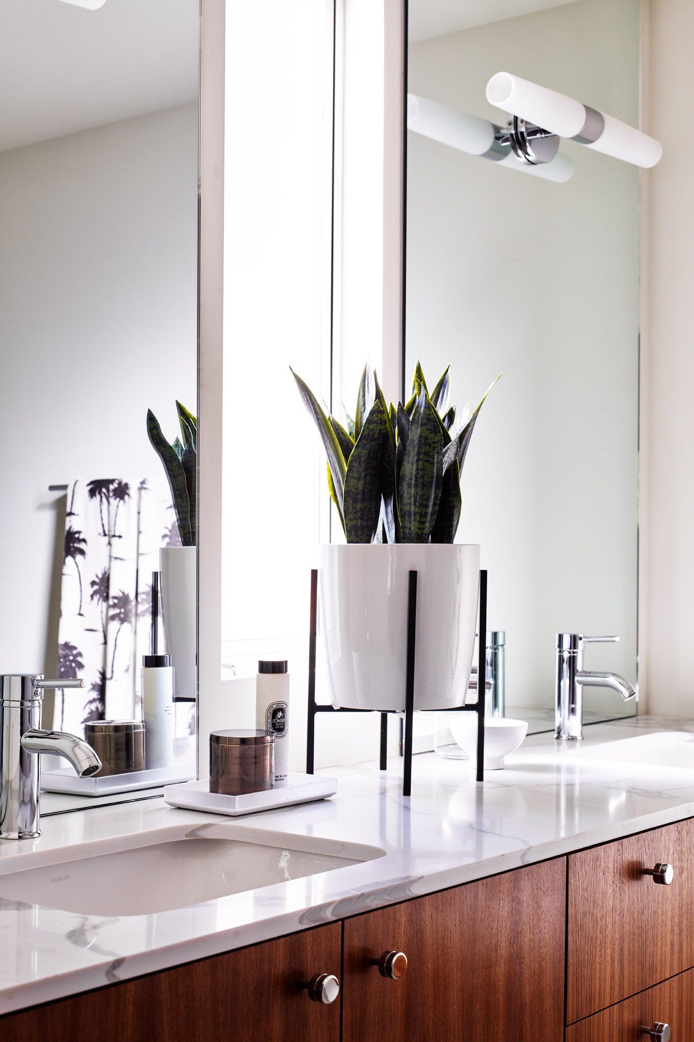 bathroom in palm springs designed by Dakota DesignWorks