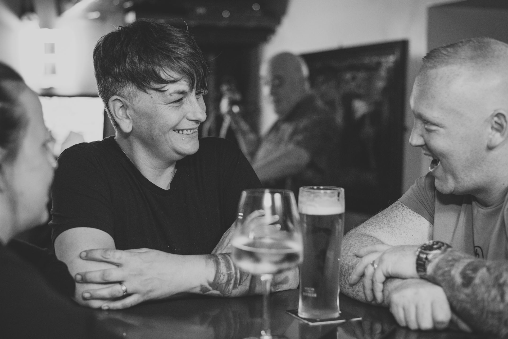 Friends, drinks, bar Boot & Shoe, Waterfoot