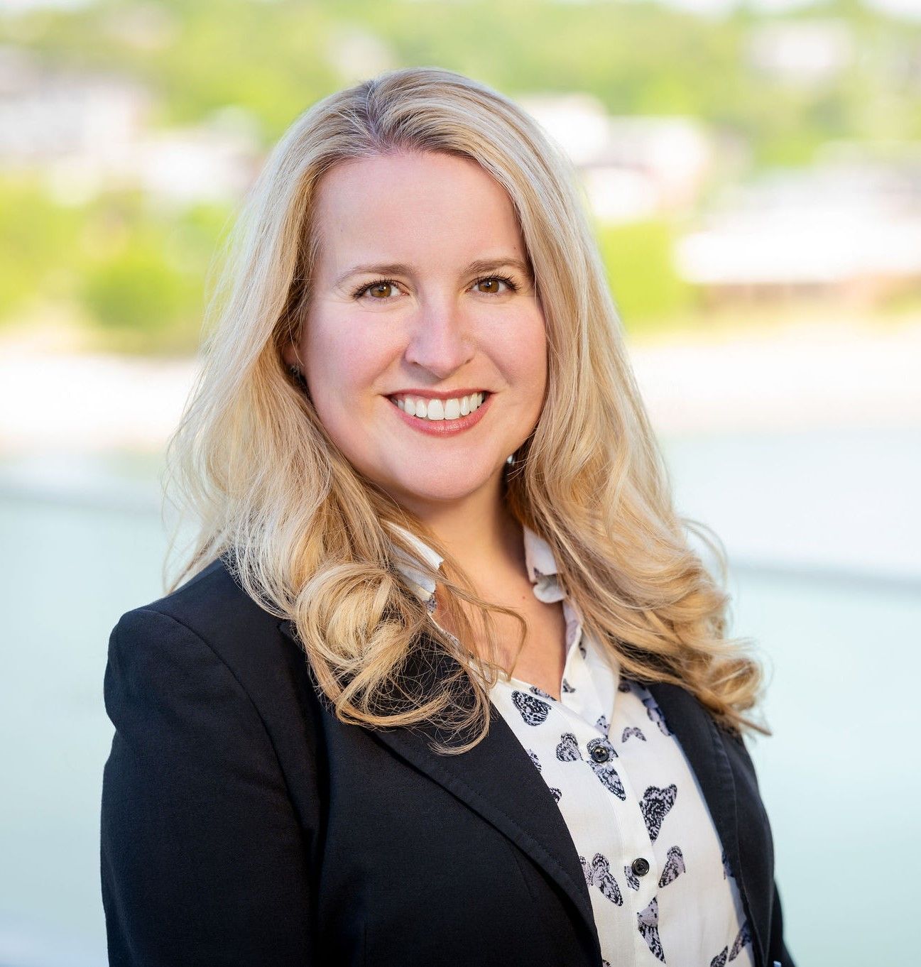 Amie Thomas Headshot