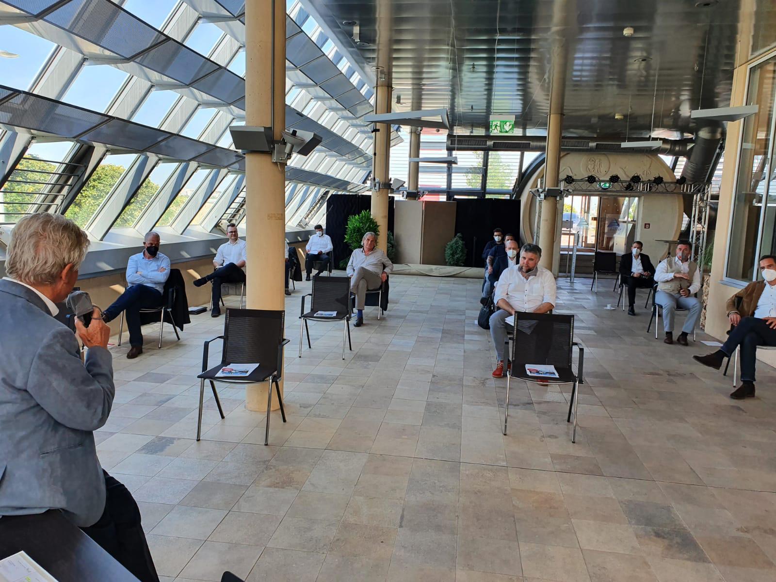 Voetb-Wdds Veranstaltung Wien-Teilnehmerraum