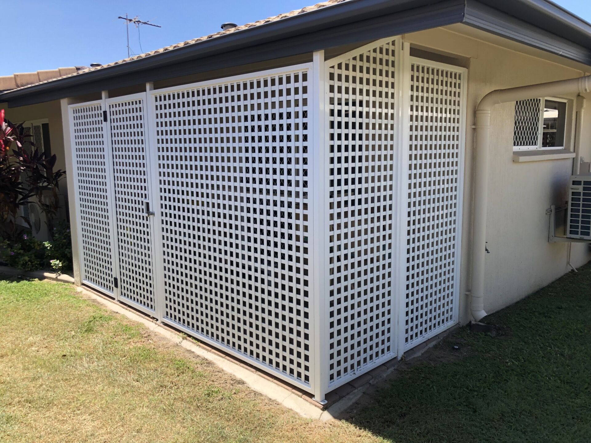 Lattice Outside The House Side Right — Lifestyle Aluminium Lattice in West End, QLD