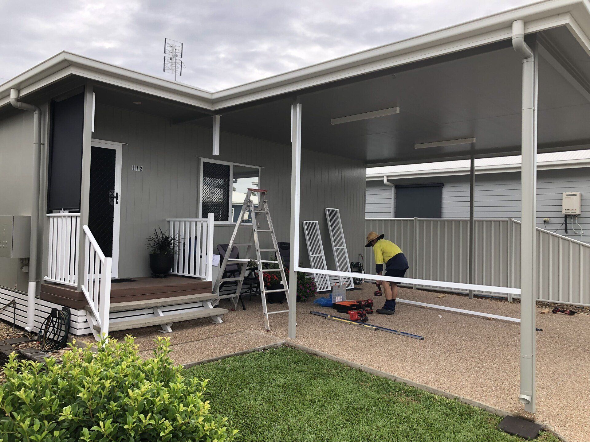The House And White Lattice Side Right — Lifestyle Aluminium Lattice in West End, QLD