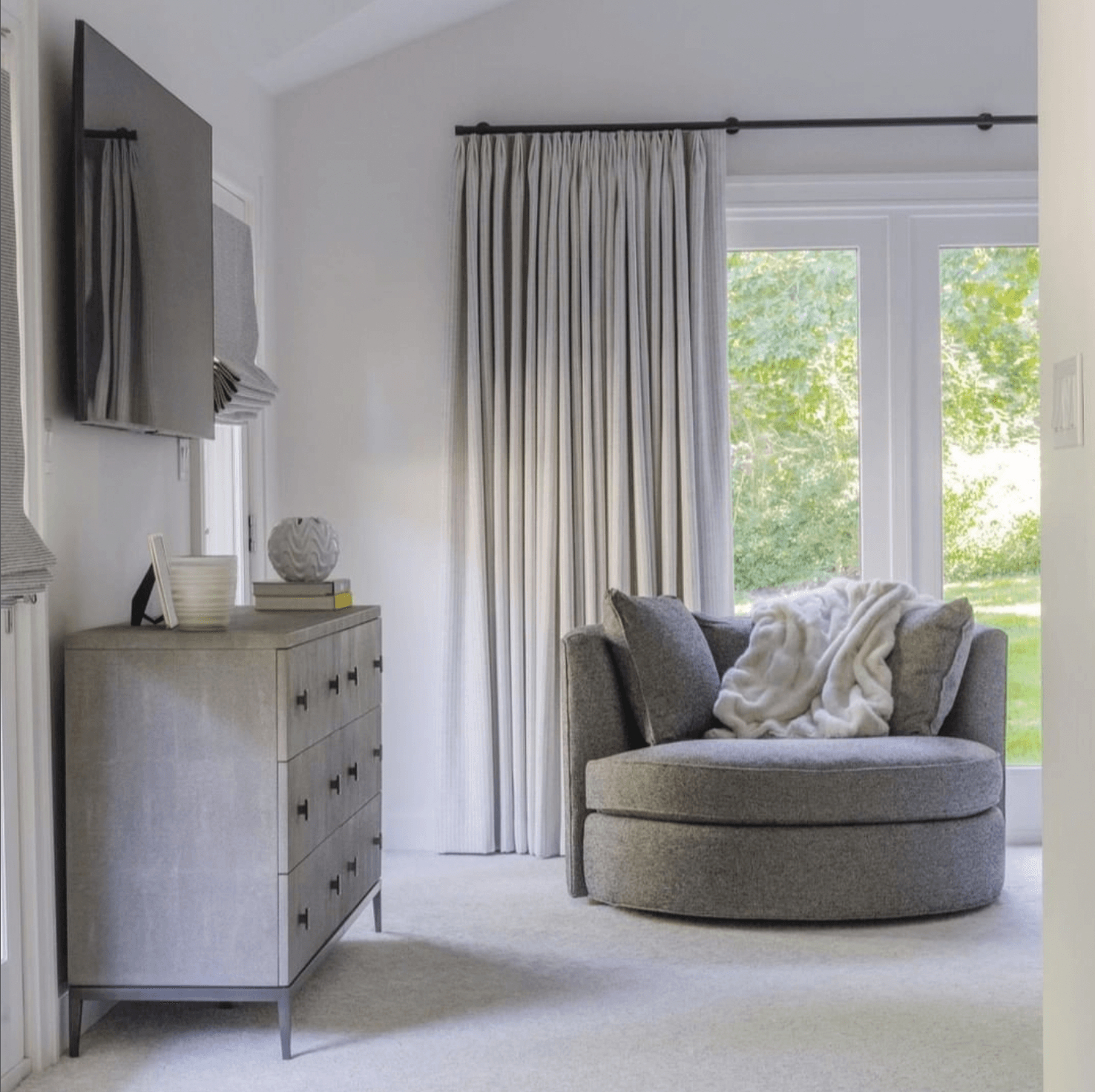 Custom roman shades custom drapes In-house window treatments, window coverings near Mamaroneck, New York (NY)