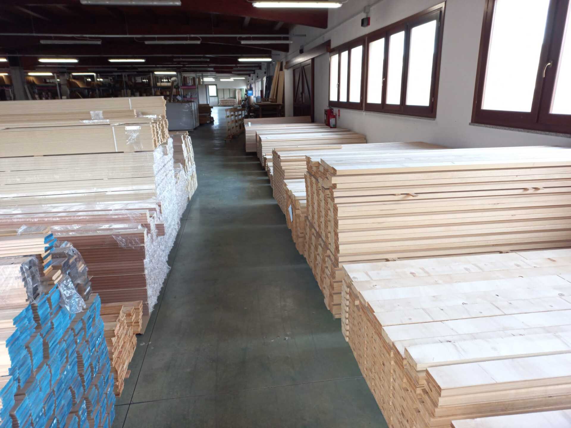 Magazzino con assi di legno