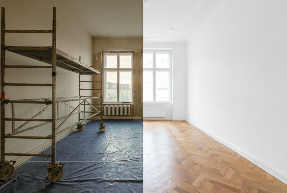 A Before And After Photo Of A Room With A Scaffolding And A Wooden Floor — Strait Edge Painting In Tweed Heads South, NSW
