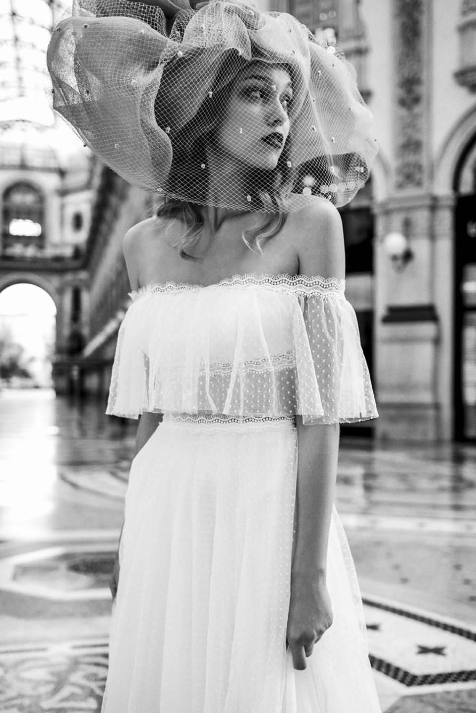 Abito da sposa con balze sul seno