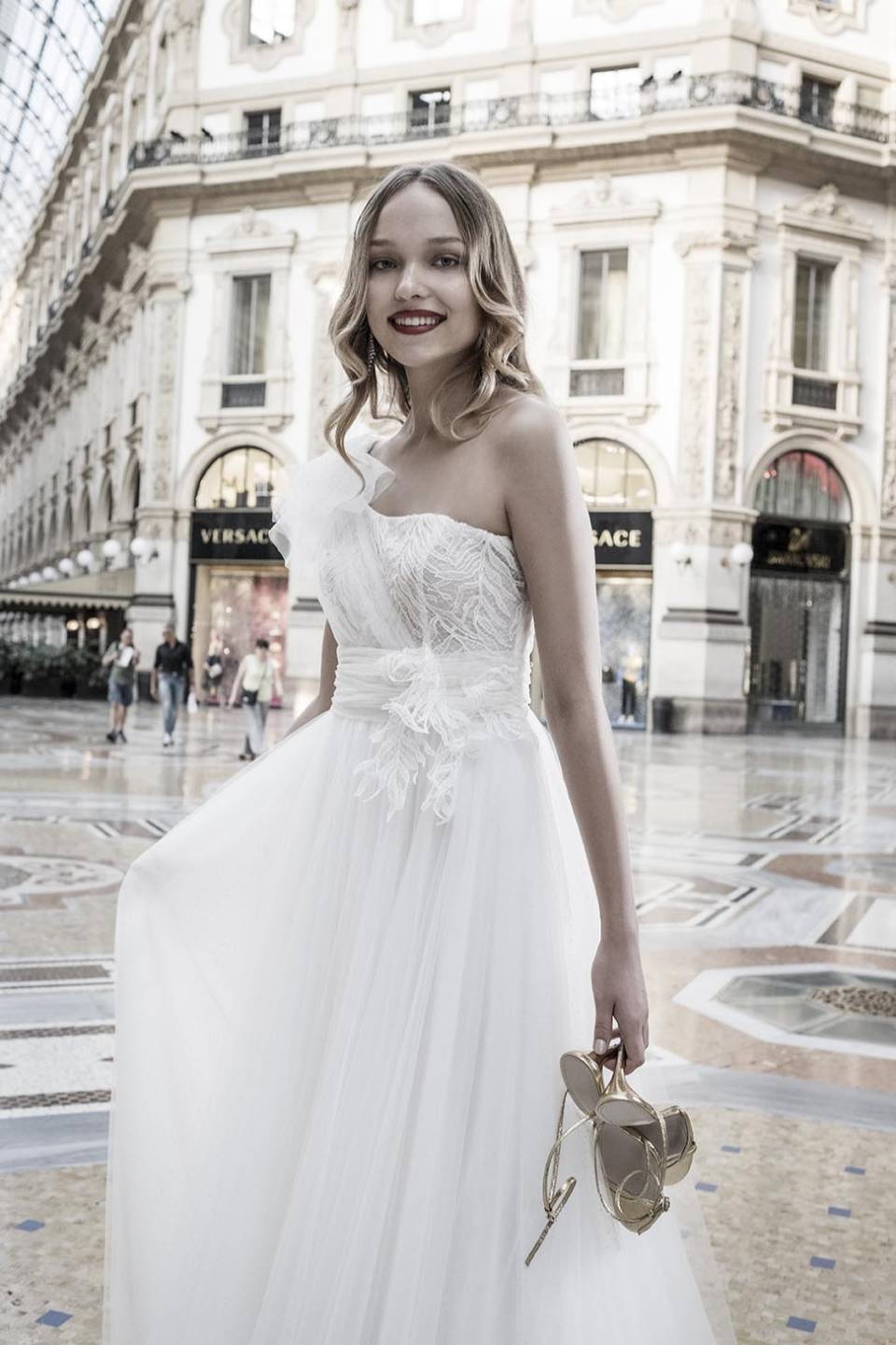 Abito da sposa con più veli