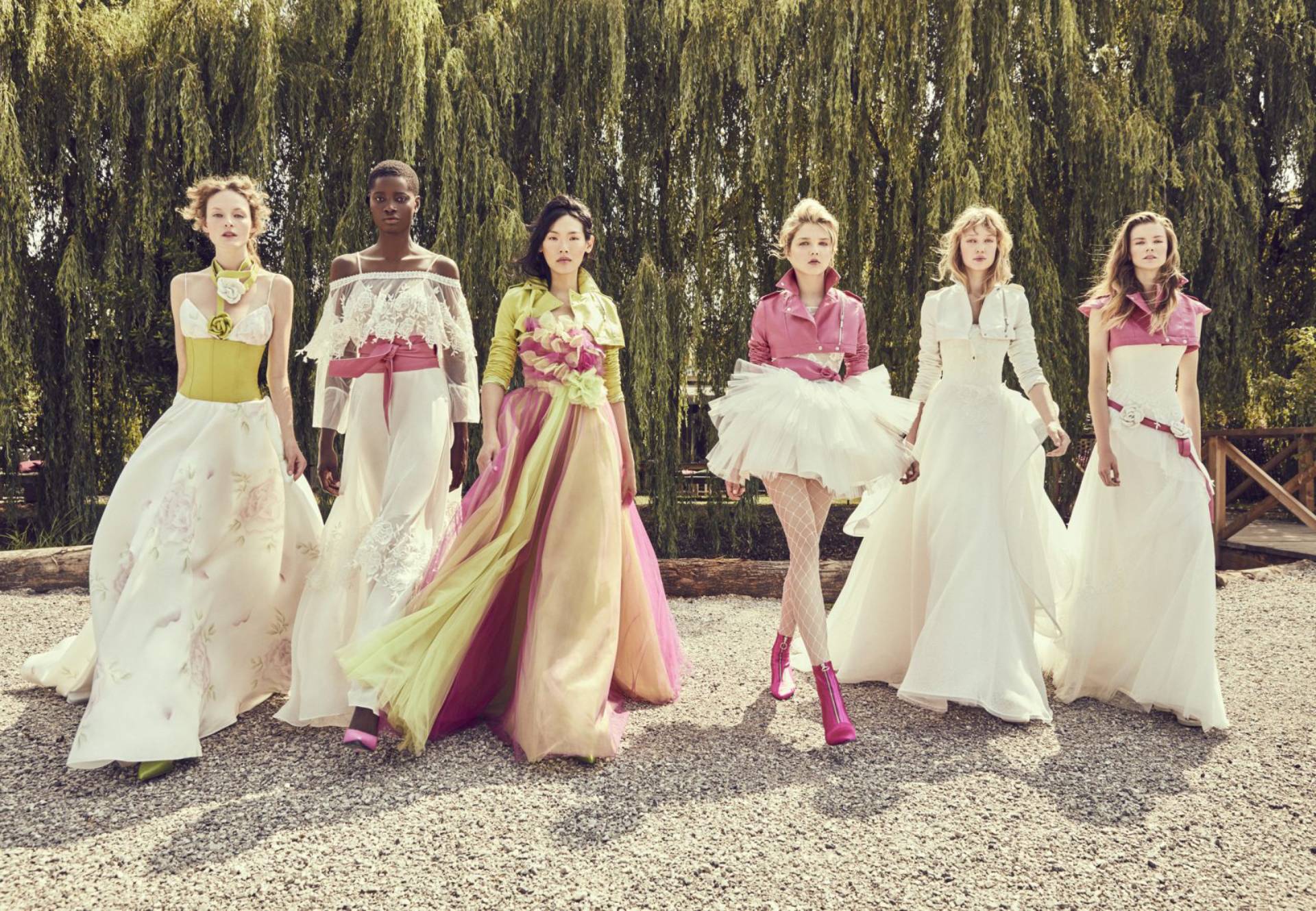 Abiti da sposa sobri e femminili