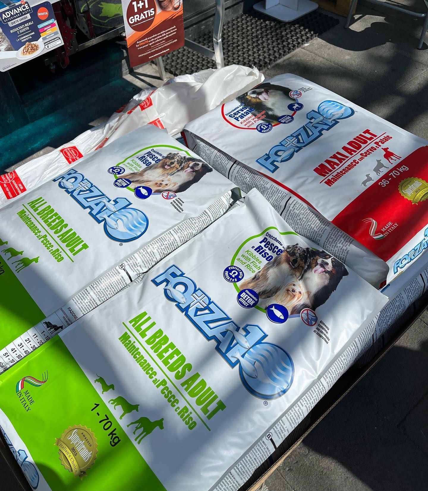 croccantini per cani e gatti