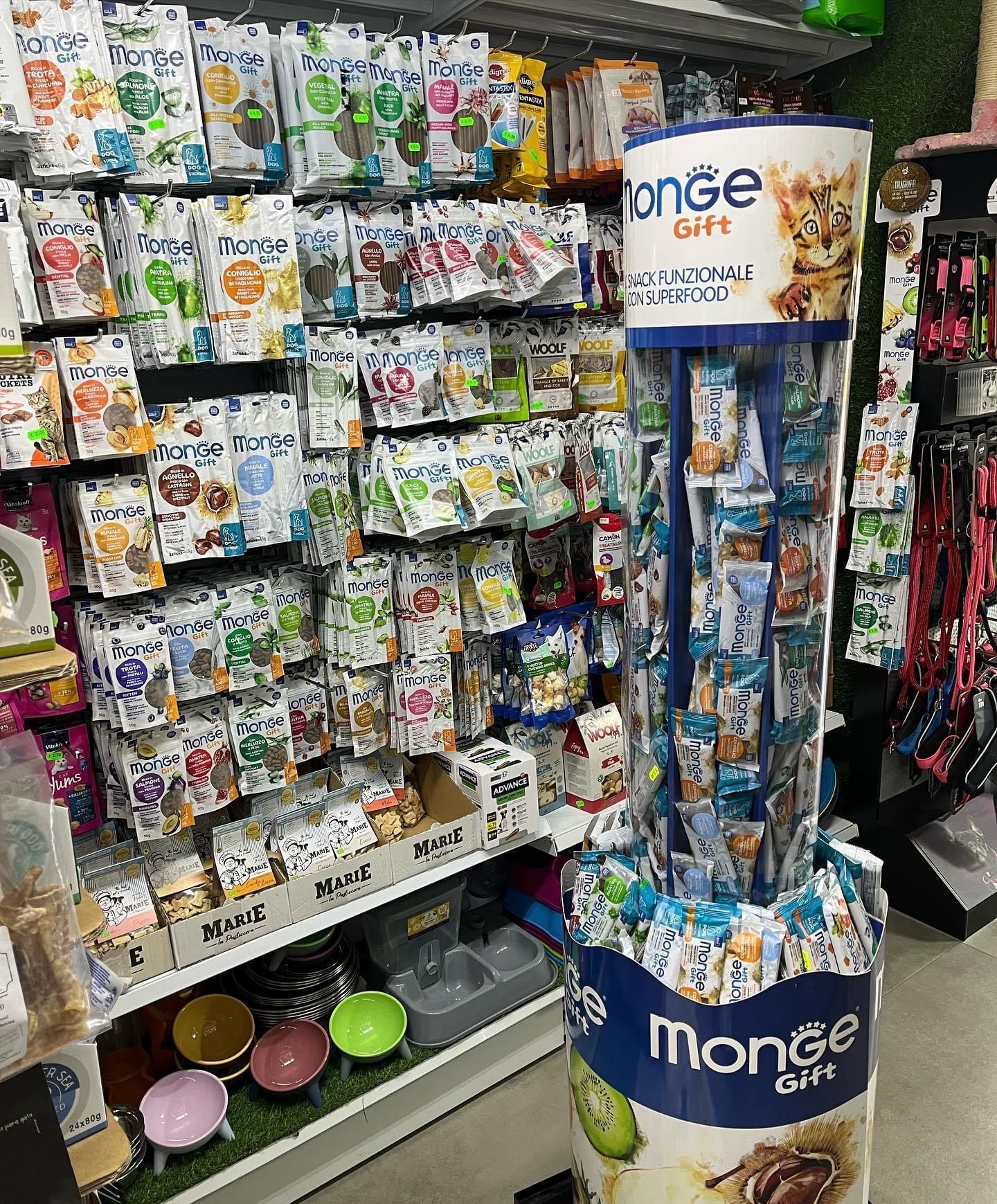 cibi per cani e gatti del marchio monge