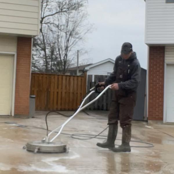 Man at Work — Woodstock, ON — Exterior Kleen