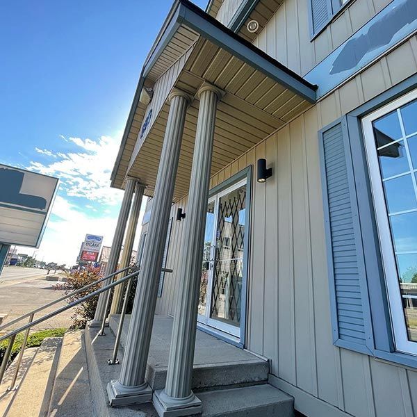 Clean House Exterior with Vinyl Siding — Woodstock, ON — Exterior Kleen