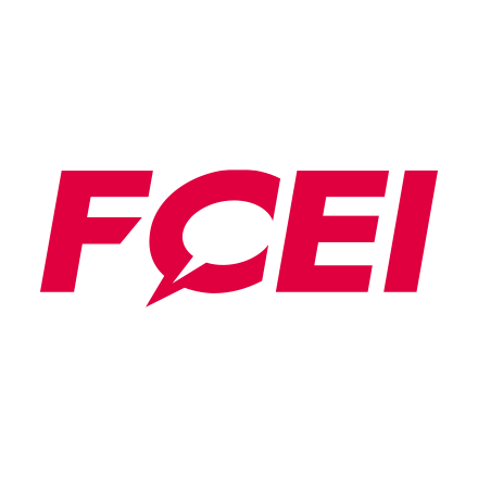 Logo FCEI en rouge ; bulle de dialogue stylisée incorporée dans le « C ».