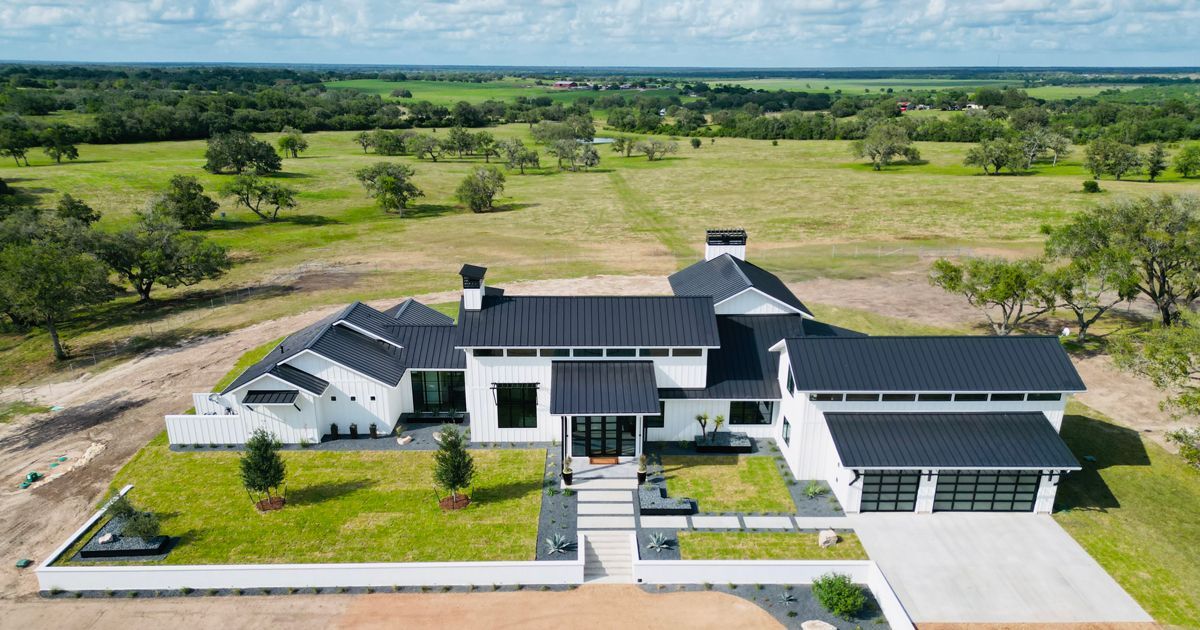 Photo inspiration: Pilot Sunroom Roof Pitches Reference: Roofing Gallery