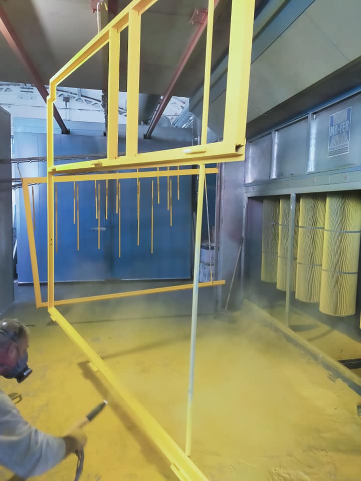 Dettagli gialli in ferro