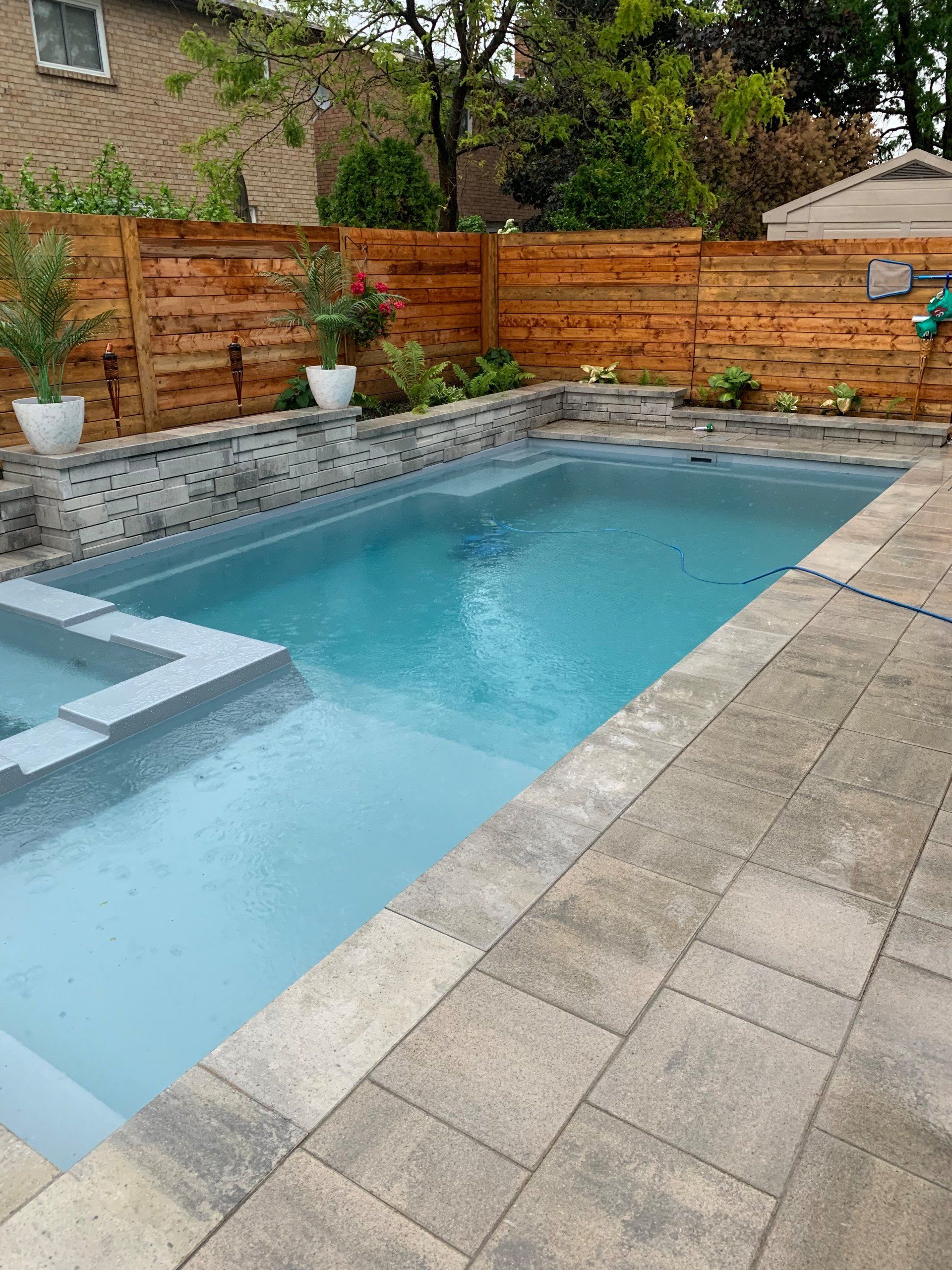 Brampton Party Fiberglass Pool with Spa - 3 Day Pools