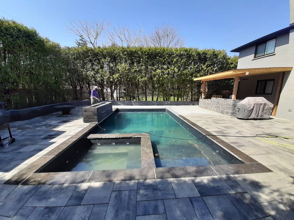 Mississauga Pool with BuiltIn Spa 3 Day Pools