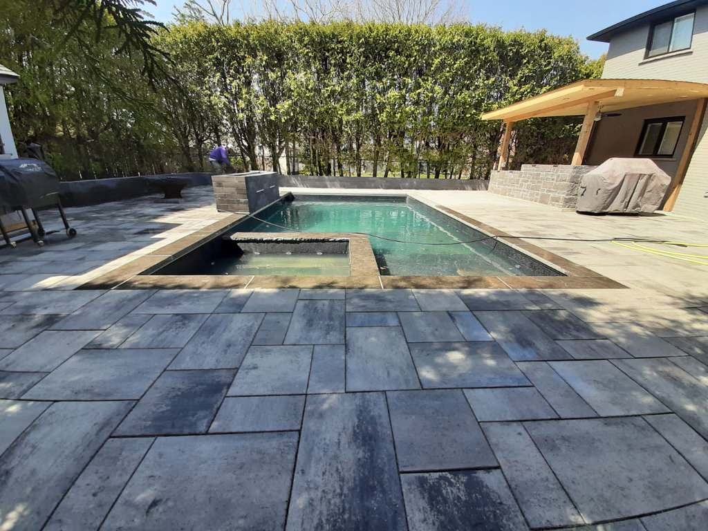 Mississauga Pool with BuiltIn Spa 3 Day Pools