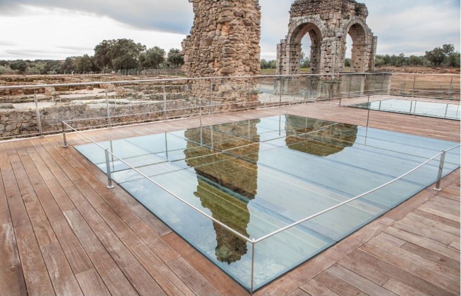 pavimentazioni in vetro per aree archeologiche
