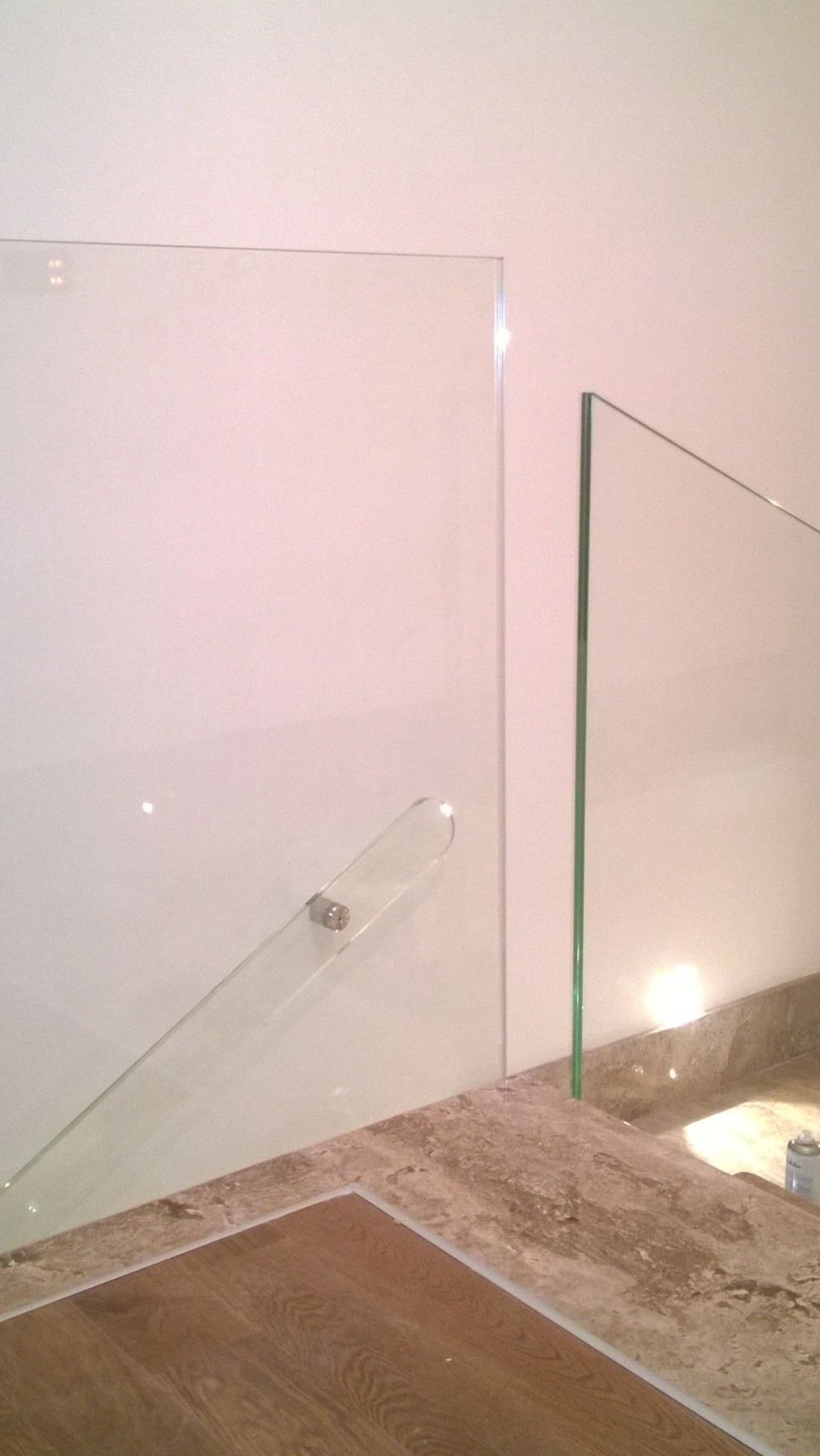 realizzazione parapetti in vetro per scale interne