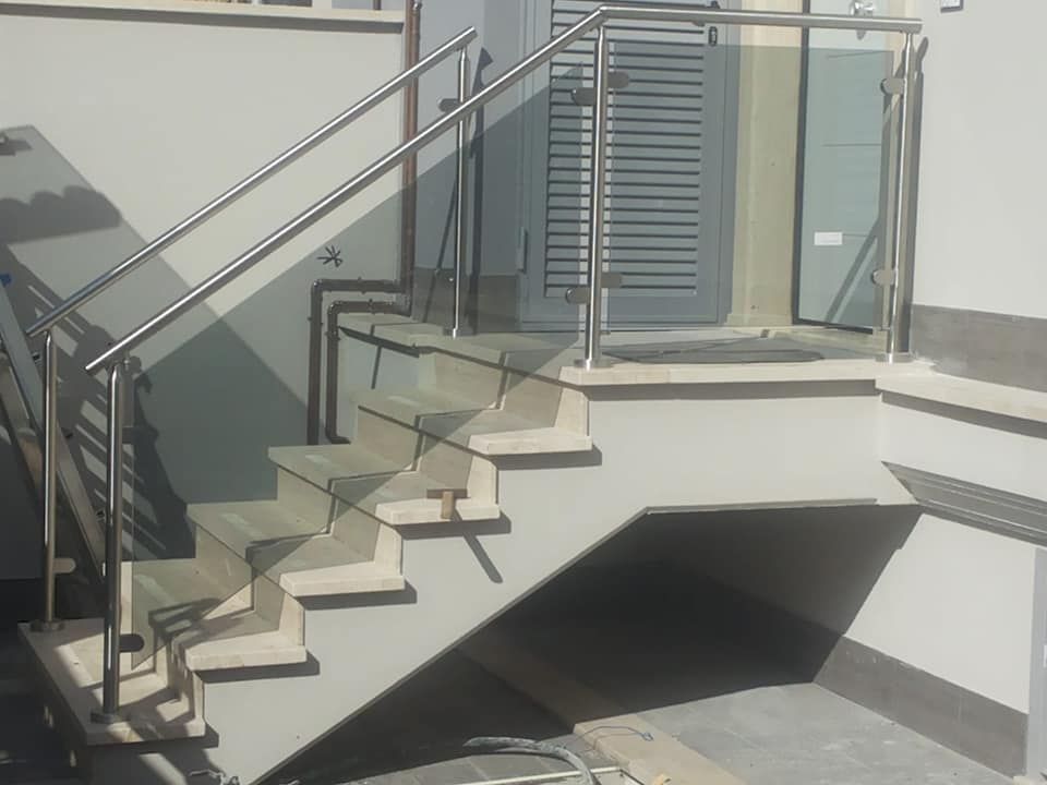 parapetti in vetro per scale