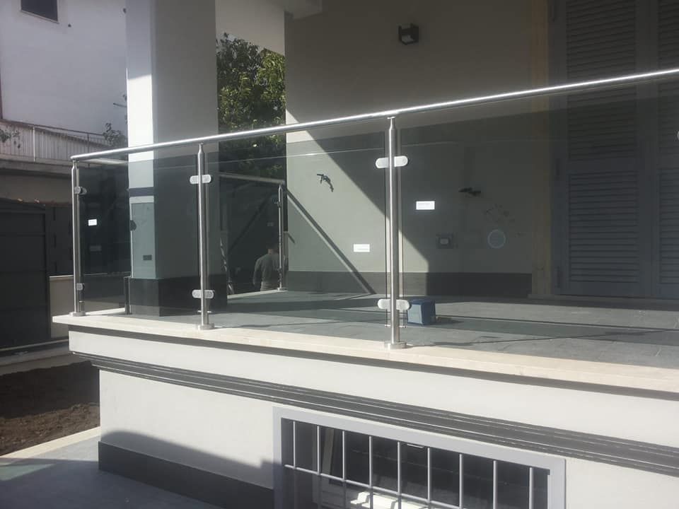 parapetti in vetro per balconi