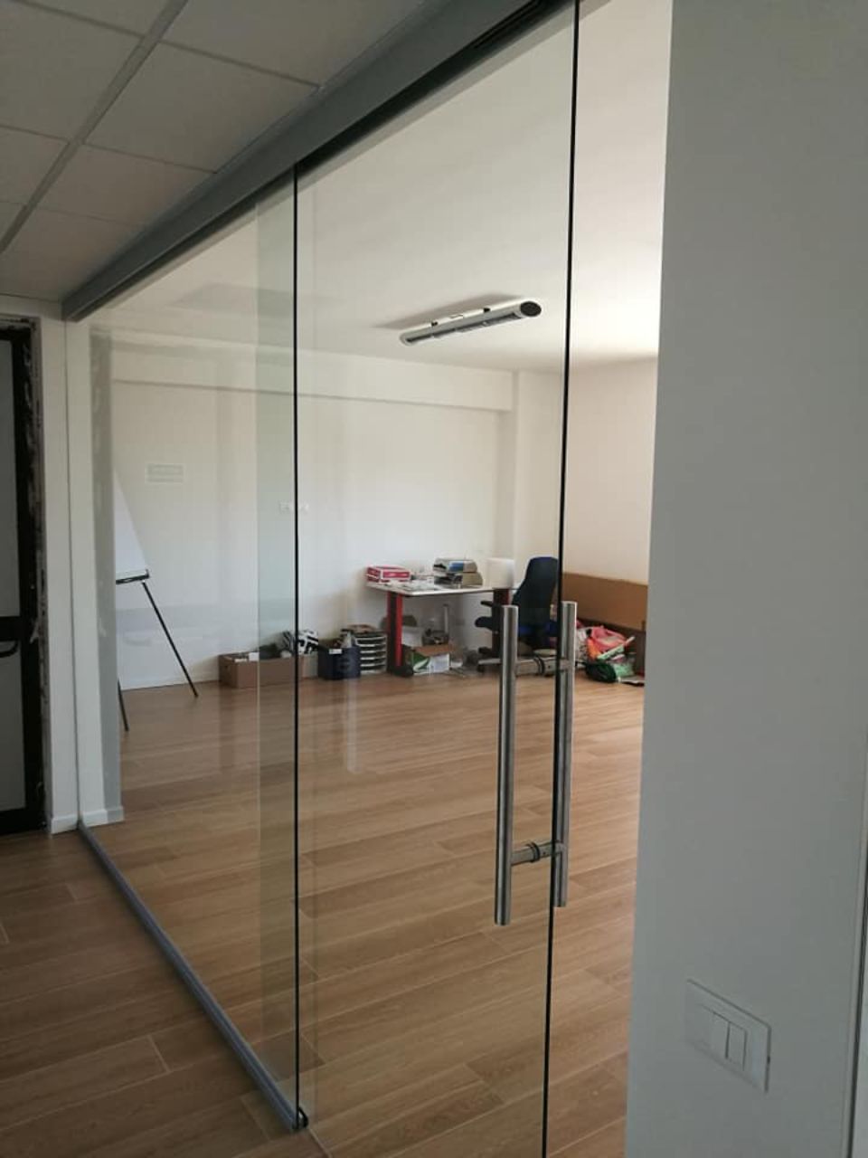 pareti divisorie in vetro per appartamenti