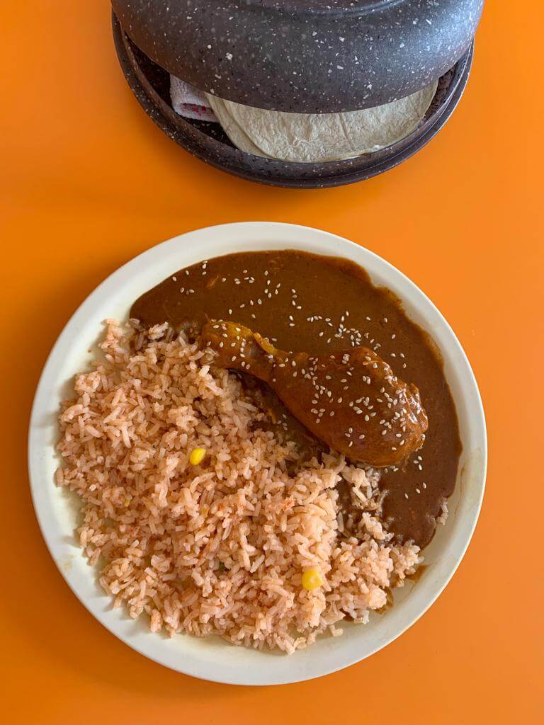 LAS CHIQUEADAS DE HACIENDAS Y COCINA ECONÓMICA – COMIDA CORRIDA
