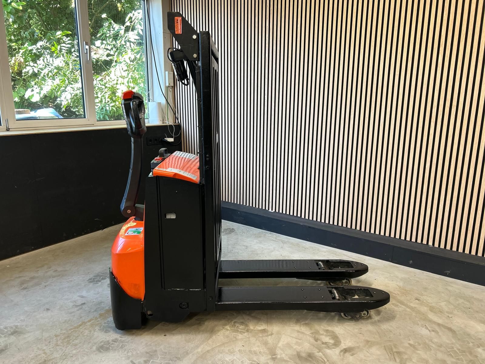 Toyota LWE 200 Elektrische pompwagen 2018 dutchforlifts.nl
