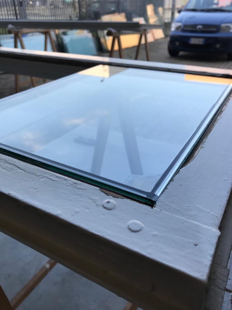 applicazione di una vetrata