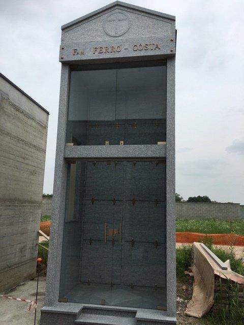 elementi in vetro per cappelle cimiteriali