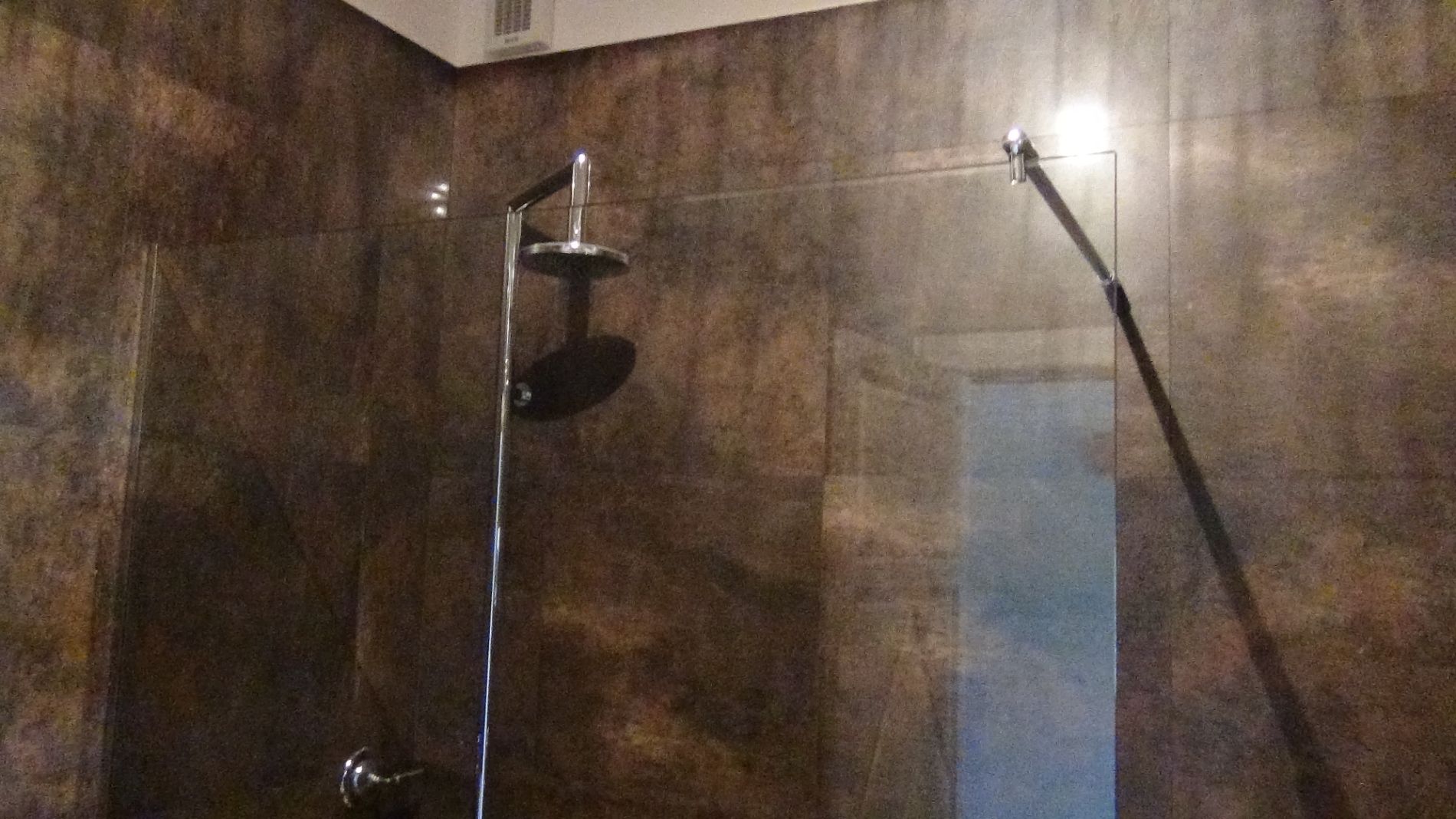 box doccia in vetro progettato su misura