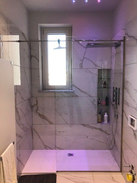 doccia con pareti in vetro moderne