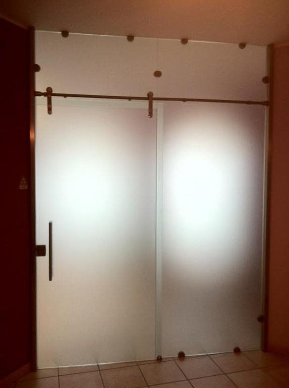 parete in vetro satinato