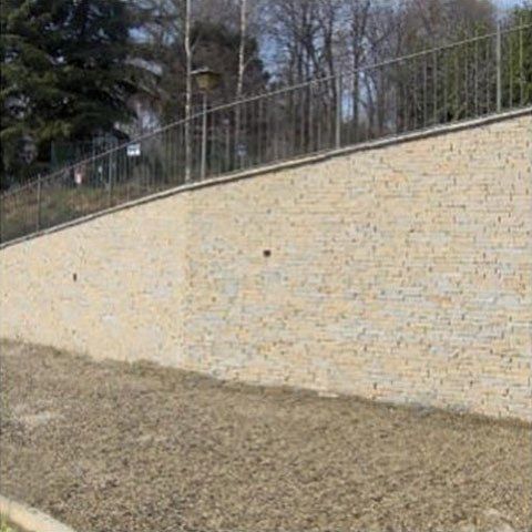 Muretto con ringhiera